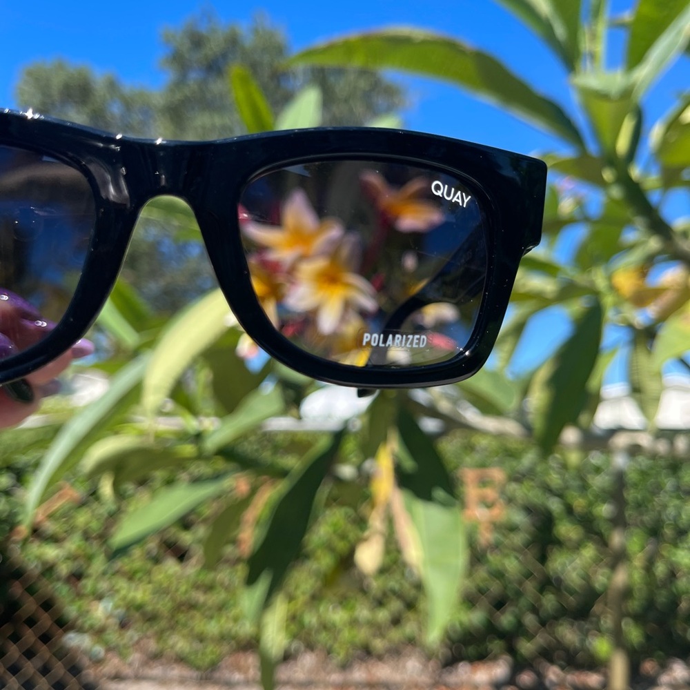 QUAY AUSTRALIA Makin Moves In Black/Smoke 100% Polarized - Picture 6 of 13